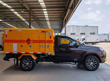 子长爆破器材运输车