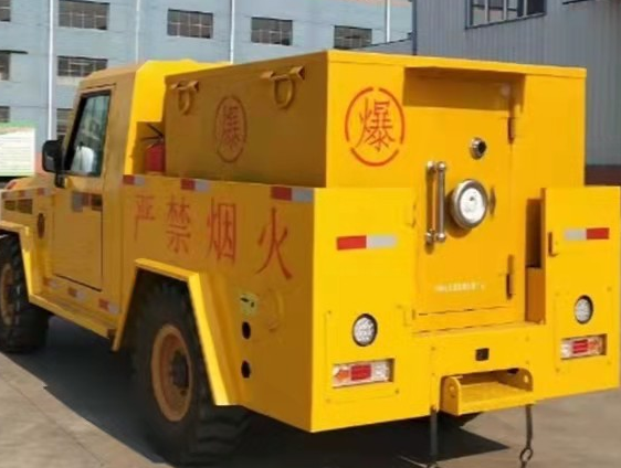 子长凯龙爆破器材运输车：保障爆破任务的安全运行
